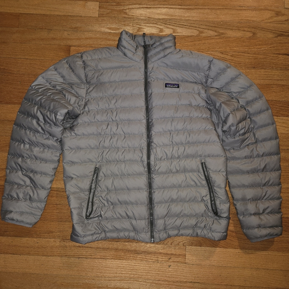 Patagonia Men's Light Gray Puffer Jacket